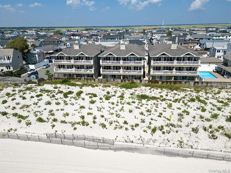 1051 Oceanfront #6 — Photo 34