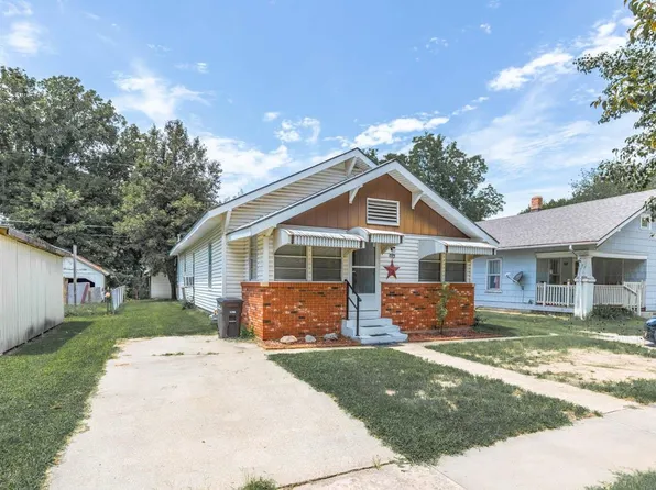 1113 N Summit St, Arkansas City, KS 67005