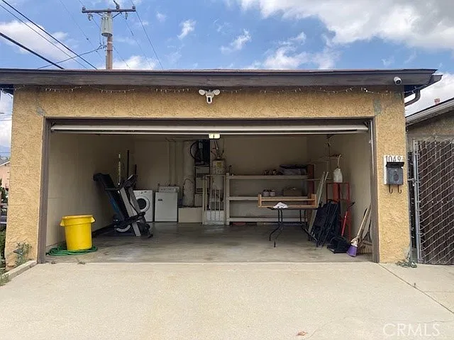 1049 Hewitt St — Photo 9