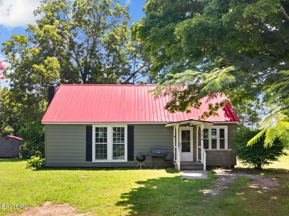384 Woodlee St, Spencer, TN 38585