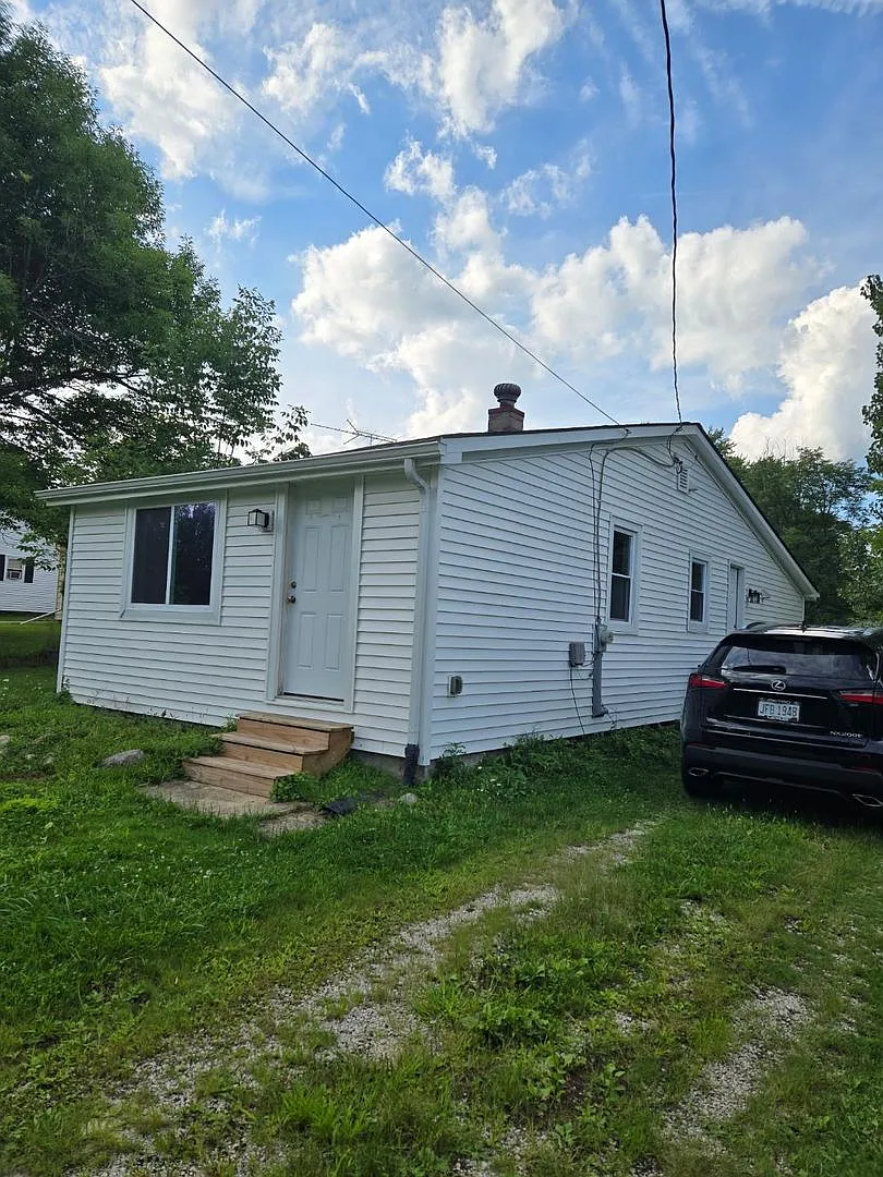 2 Bedrooms Ranch for Rent in Aurora — Photo 1