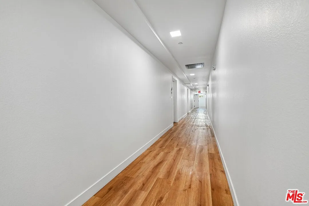 1 bed, 1.0 bath, 405 sqft, $2,000 — Photo 3