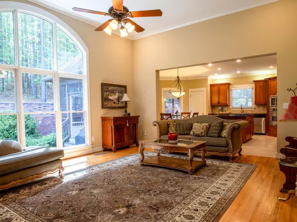 147 Indian Gate Cir, Birmingham, AL 35242
