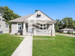 902 N 13th St, Leavenworth, KS 66048