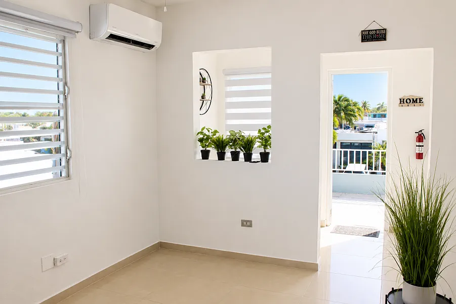 2 bed, 1.0 bath, 900 sqft, $1,200 — Photo 3