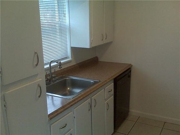 3rd image of 16508 NE 26th Ave APT 305