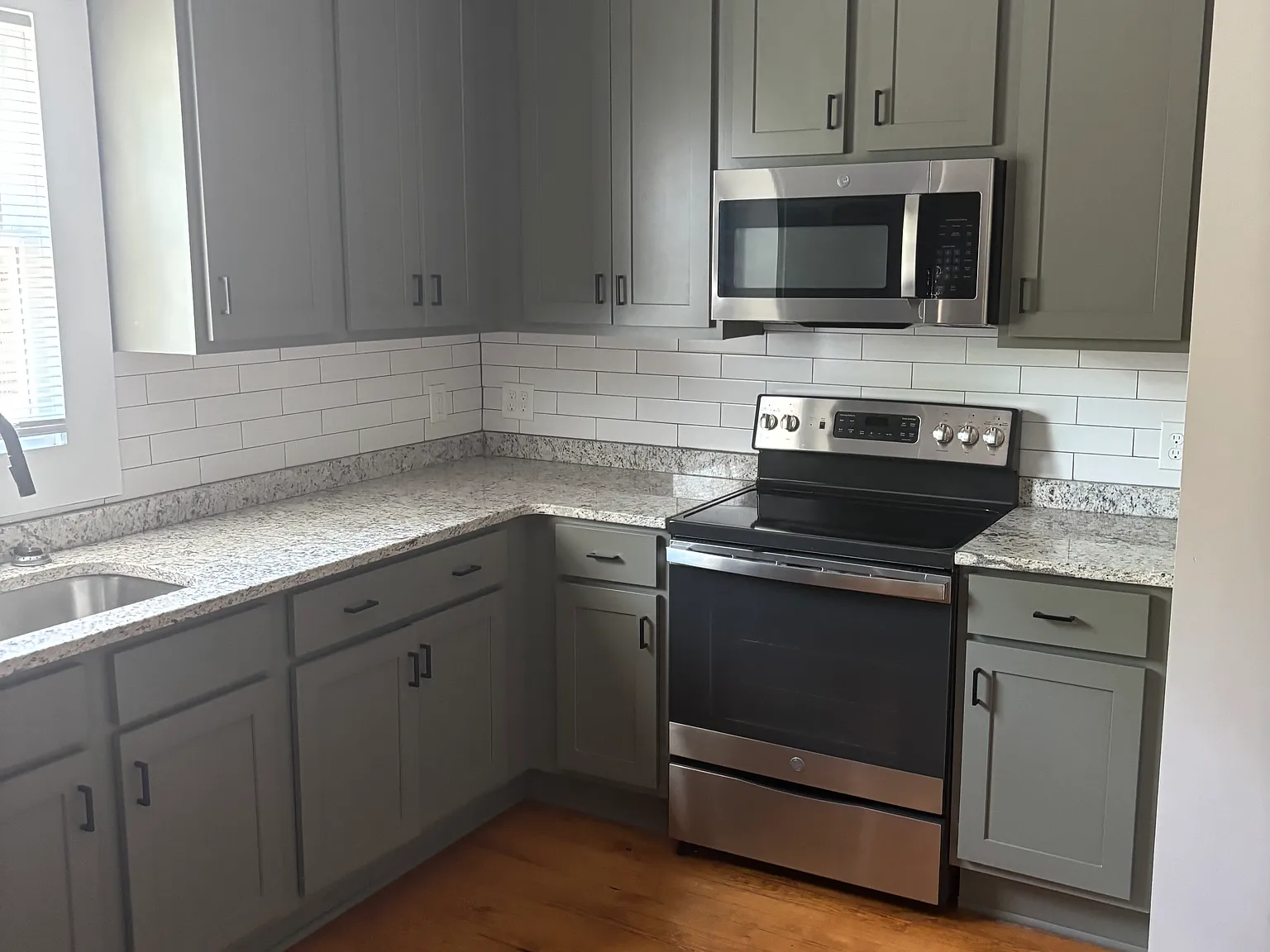 2 bed, 1.5 bath, 1250 sqft, $1,600 — Photo 3