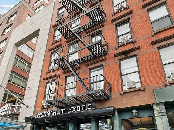 2294 Frederick Douglass Boulevard image 16 of 17