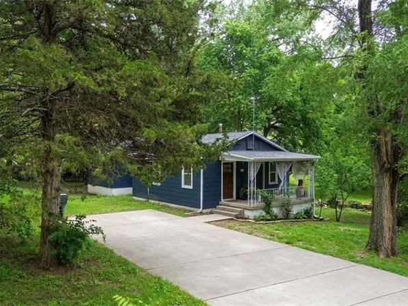 111 N Oxford Ave, Independence, MO 64053