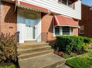 2215 Cranston Rd, University Heights, OH 44118