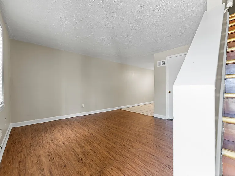 725 S 16th St — Photo 3