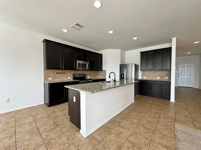 5304 Capricorn Loop — Photo 14