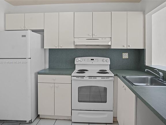 2nd image of 1250 NE 125th St APT 208C