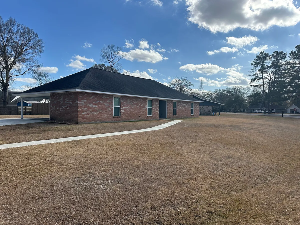 Building Photo - 5819 Cedar Creek Dr