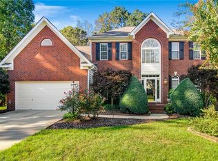 3113 Peninsula Dr, Jamestown, NC 27282