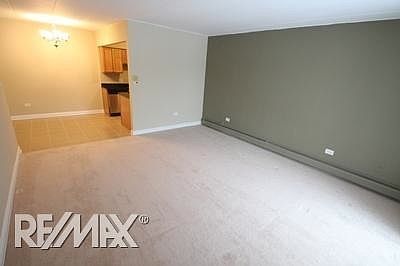 4th image of 560 Lawrence Ave APT 307