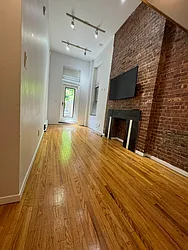 Rented by KNOCKKNOCK LLC