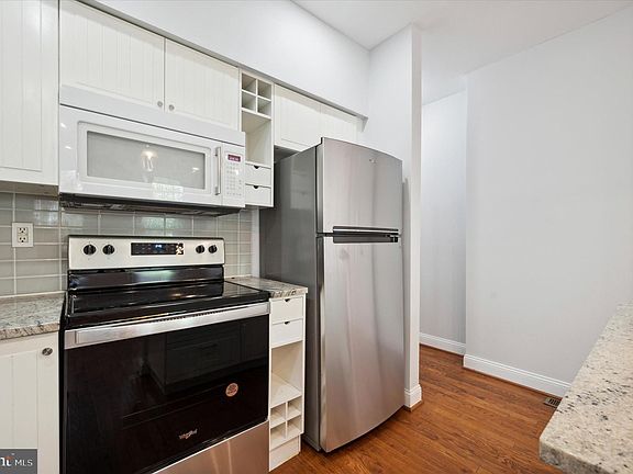 5th image of 1759 Frankford Ave #4