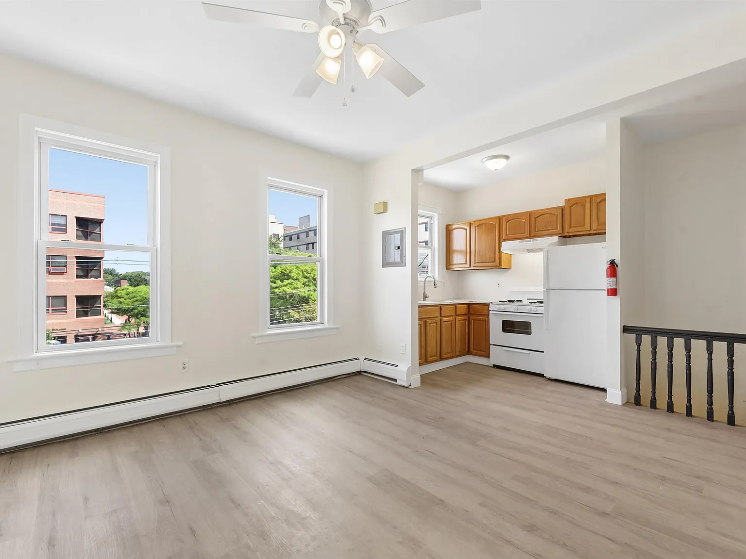 2 bed, 1.0 bath, $2,400 — Photo 3