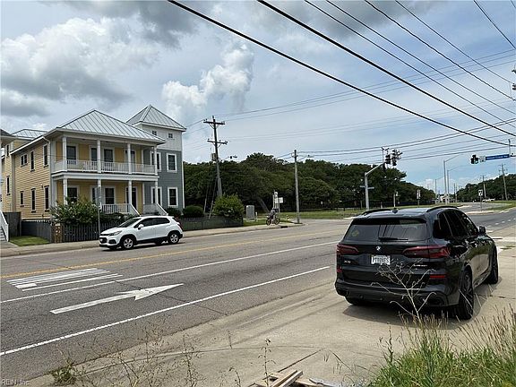 5th image of 266 W Ocean View Ave