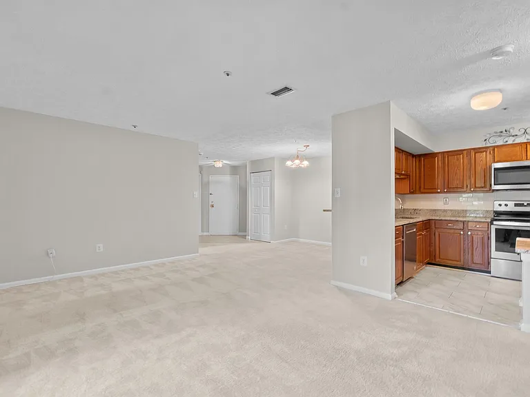 12205 Saint Peter Ct — Photo 12