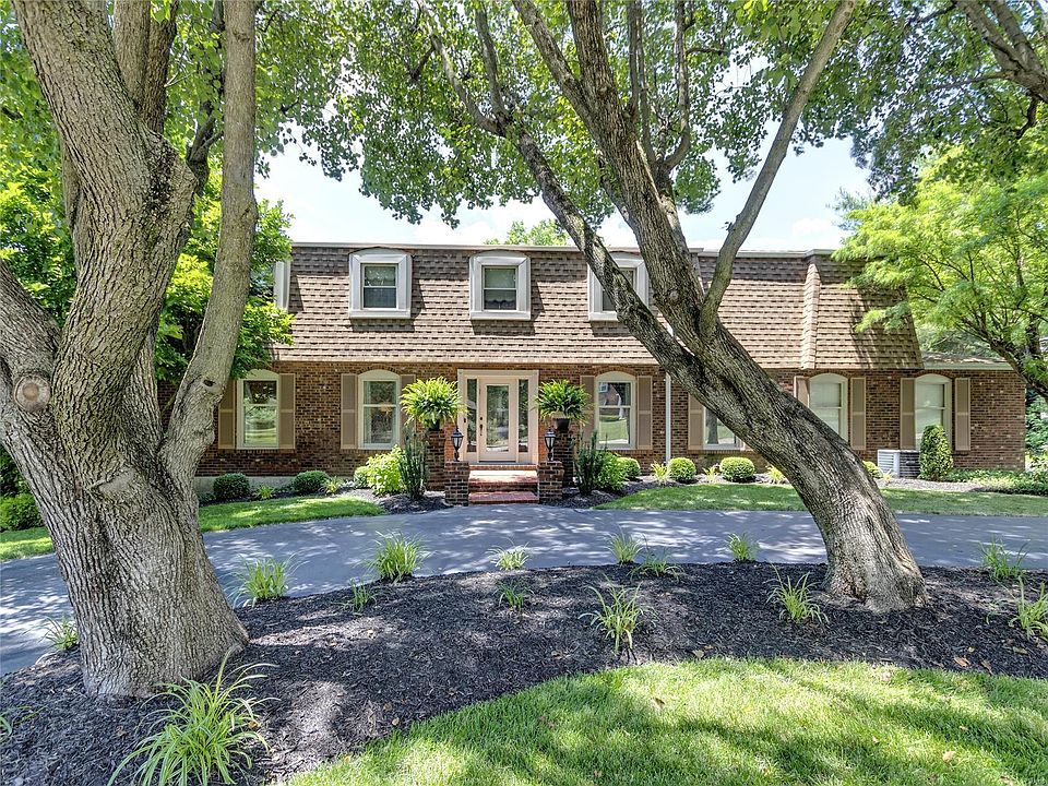 1st image of 147 Royal Gate Dr