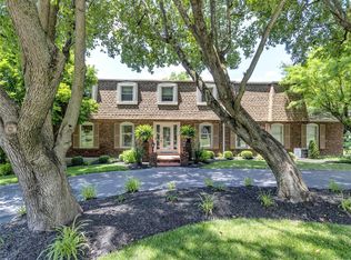 147 Royal Gate Dr, Saint Louis, MO 63141