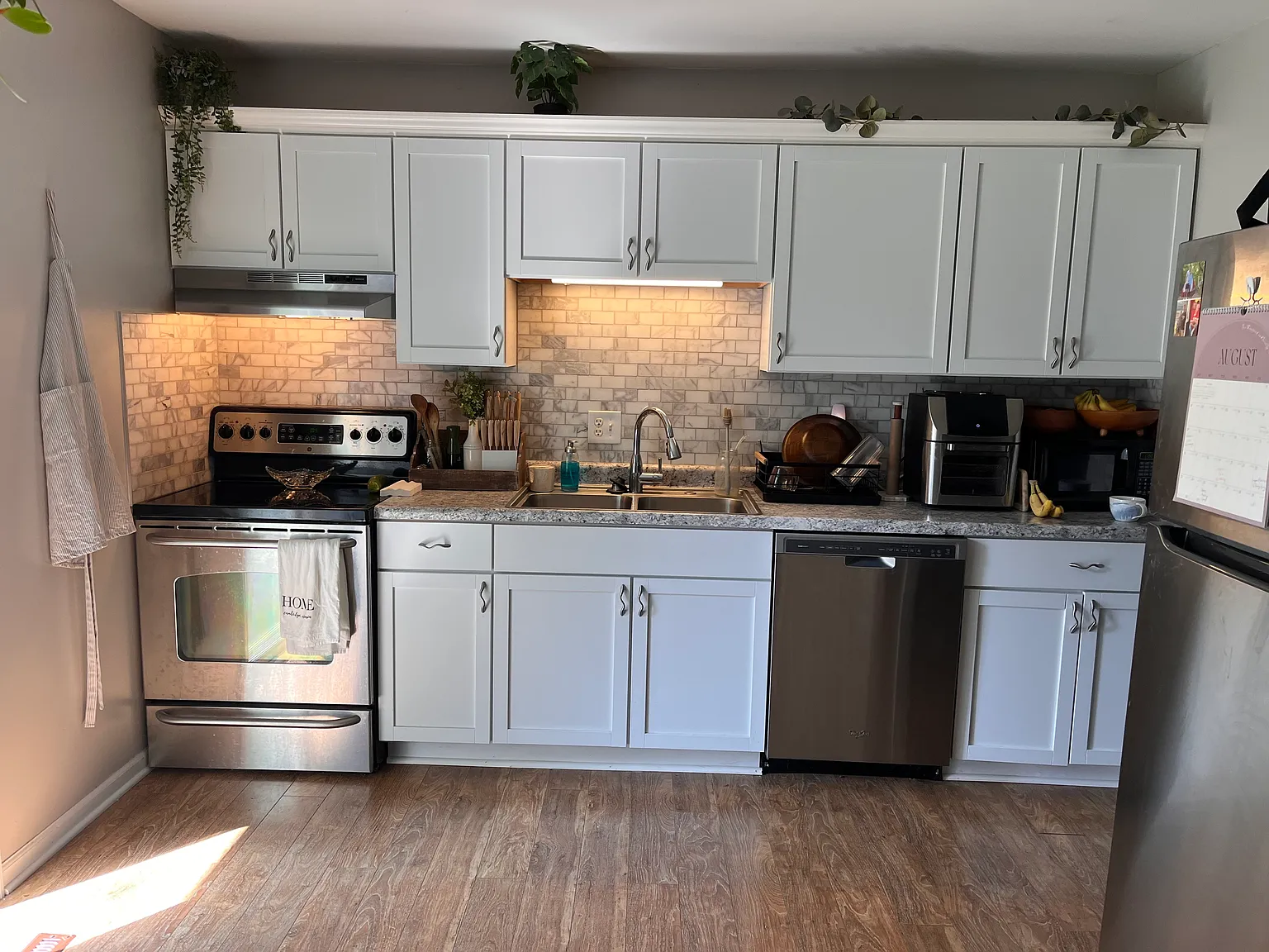 2 bed, 1100 sqft, $1,600 — Photo 1