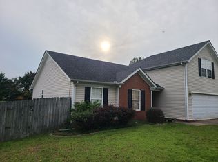 1720 Chris Dr, La Vergne, TN 37086