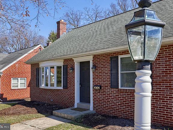 3rd image of 47 Riverside Ave