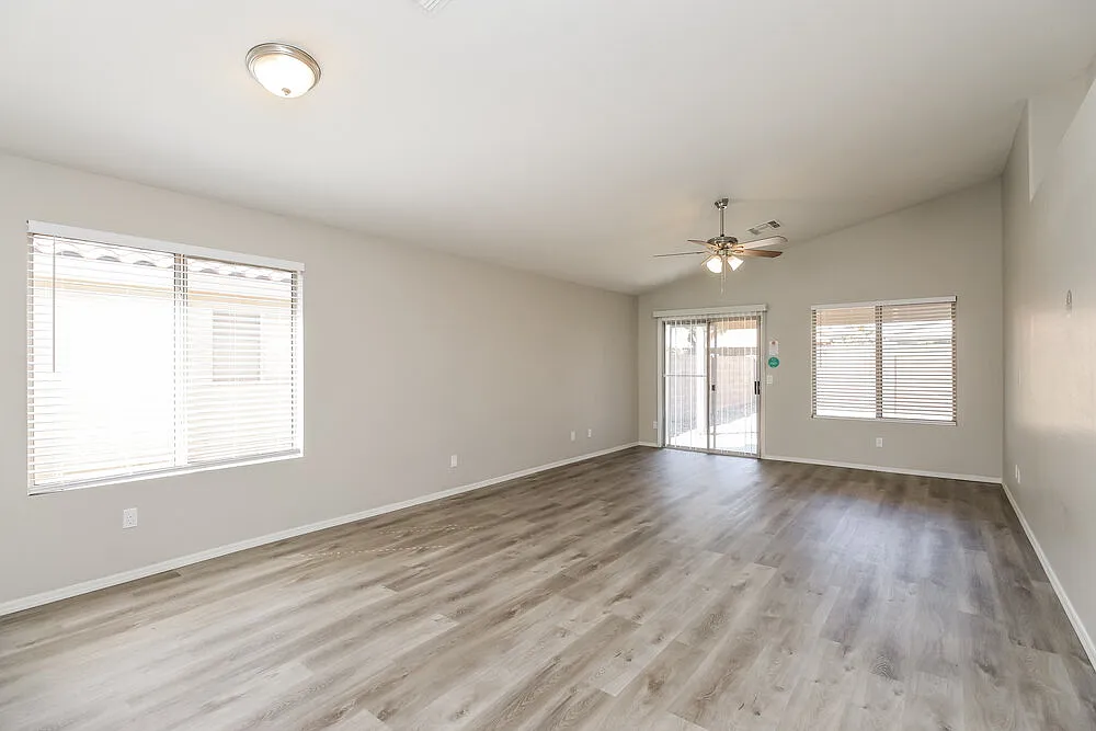 3 bed, 2.0 bath, 1451 sqft, $2,125 — Photo 3