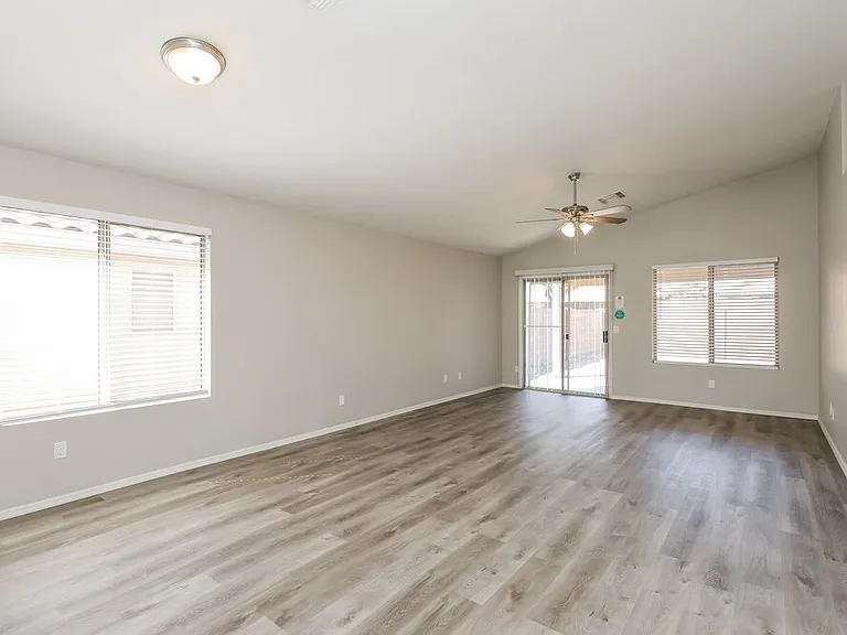 10944 E Delta Ave — Photo 3