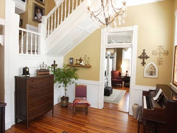 Entry Foyer