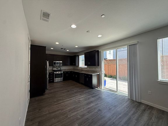 2nd image of 1261 Damasco Ln