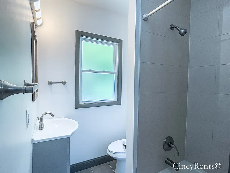 3335 Hewitt Crescent St — Photo 10