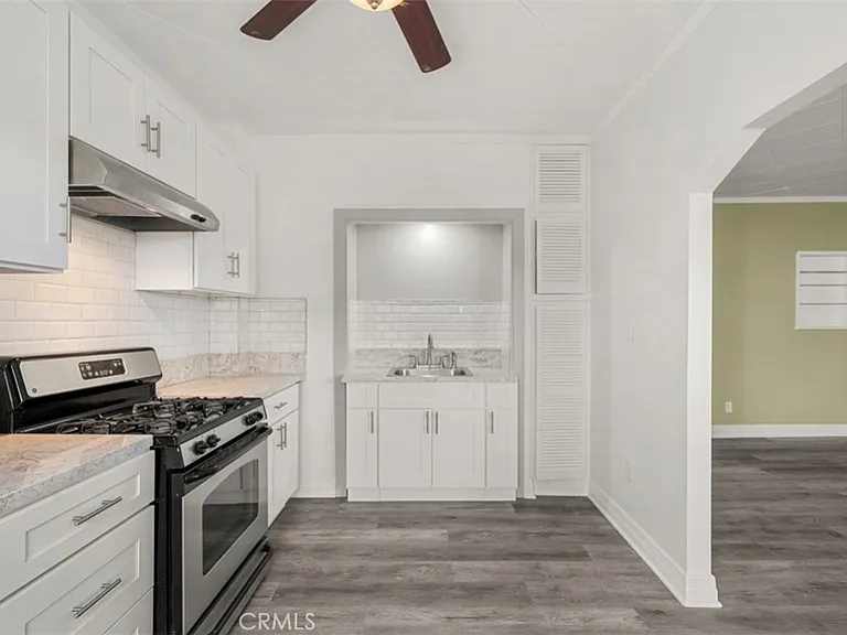 2121 James M Wood Blvd #221 — Photo 8