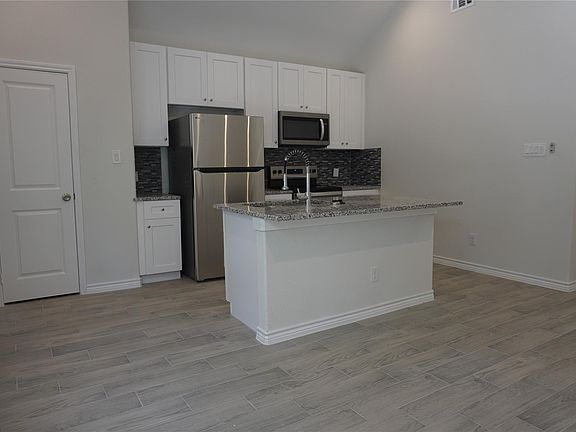 5th image of 10986 Amblewood Street