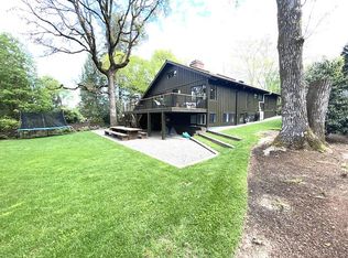 9160 SW Arrow Wood Dr, Portland, OR 97223
