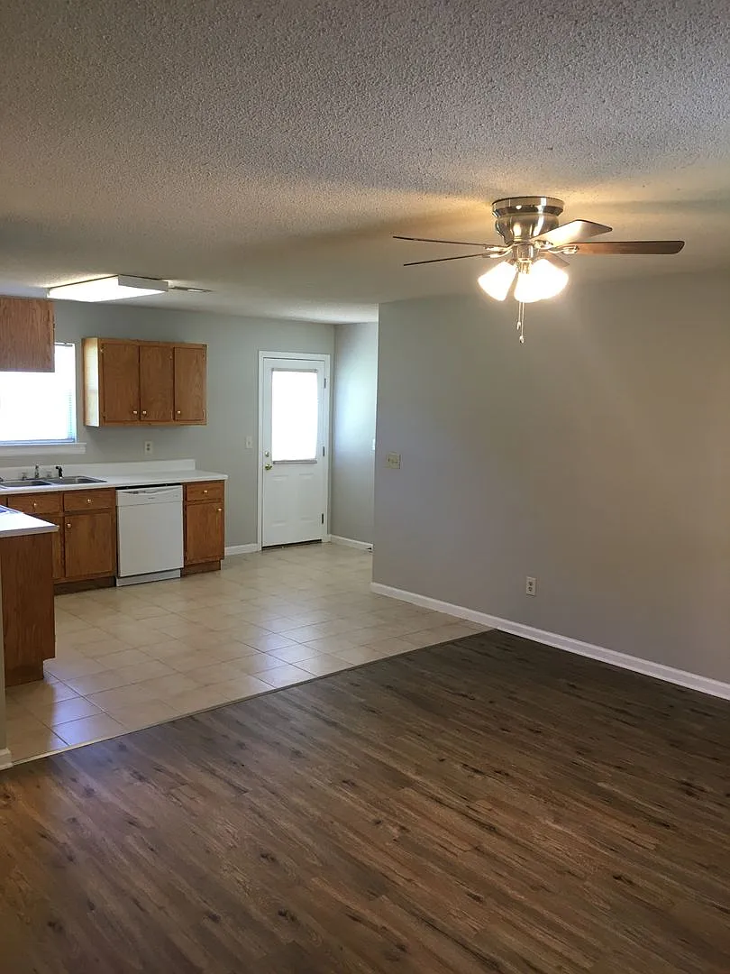 21 Dodd Blvd. — Photo 4