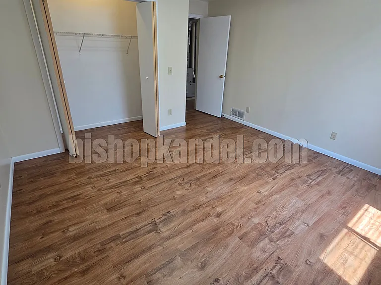 138 Allen Ave — Photo 9
