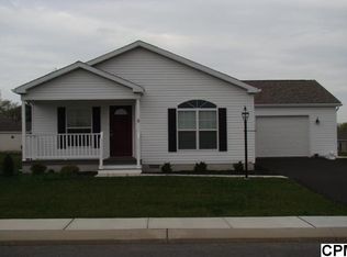 8 Millard Dr, Annville, PA 17003