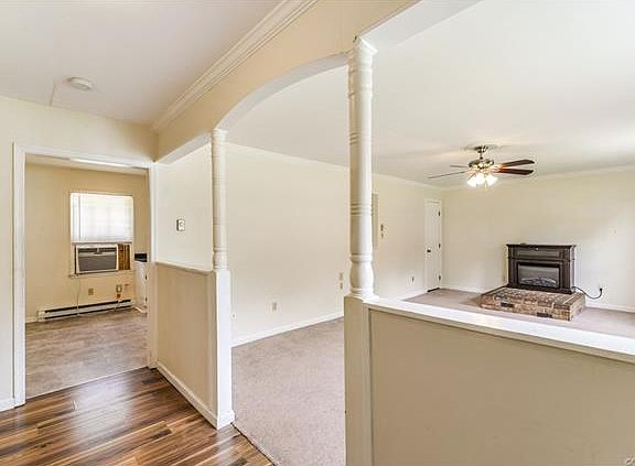 5th image of 21422 Hampton Ave