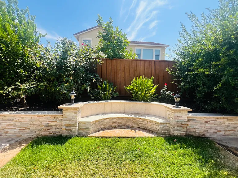 304 E Angelina Ave — Photo 33