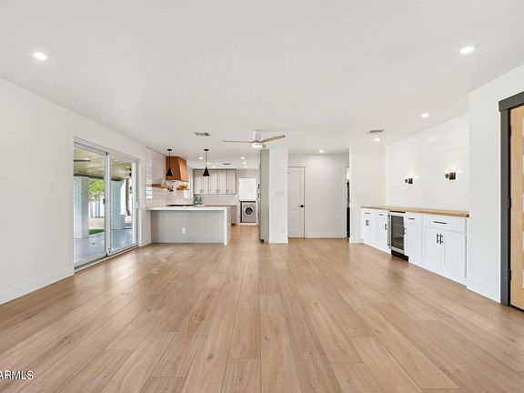 4th image of 8755 E PALM Lane