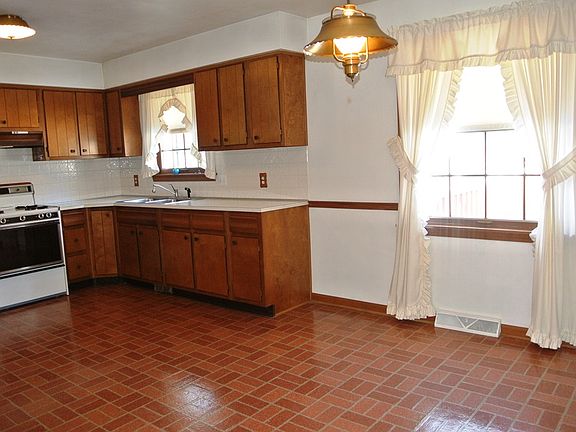 3rd image of 6092 Chidester Dr