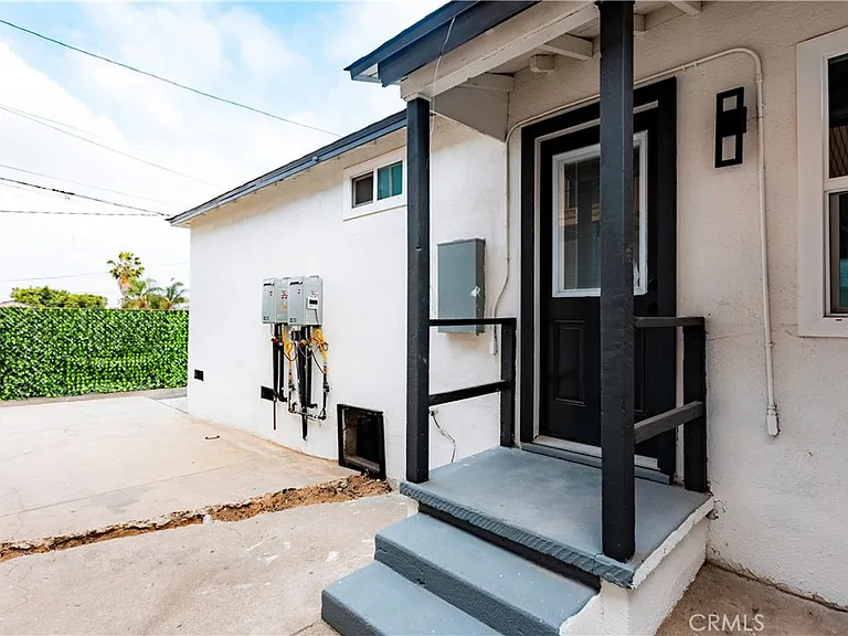 780 E Walton St — Photo 24