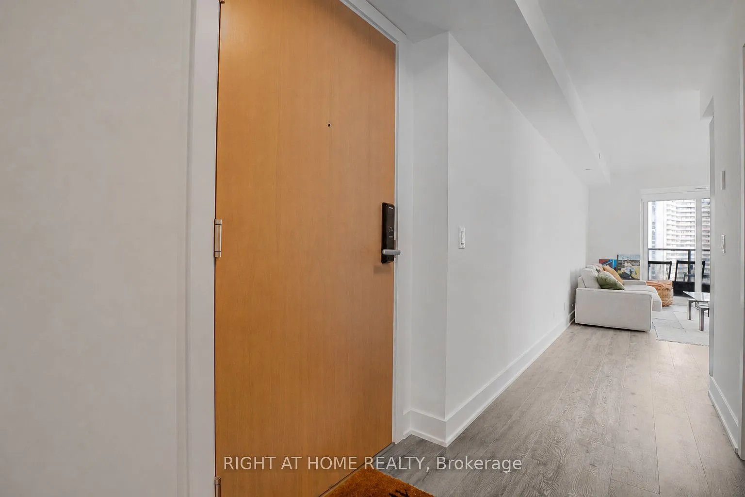 2 bed, $3,200 — Photo 4