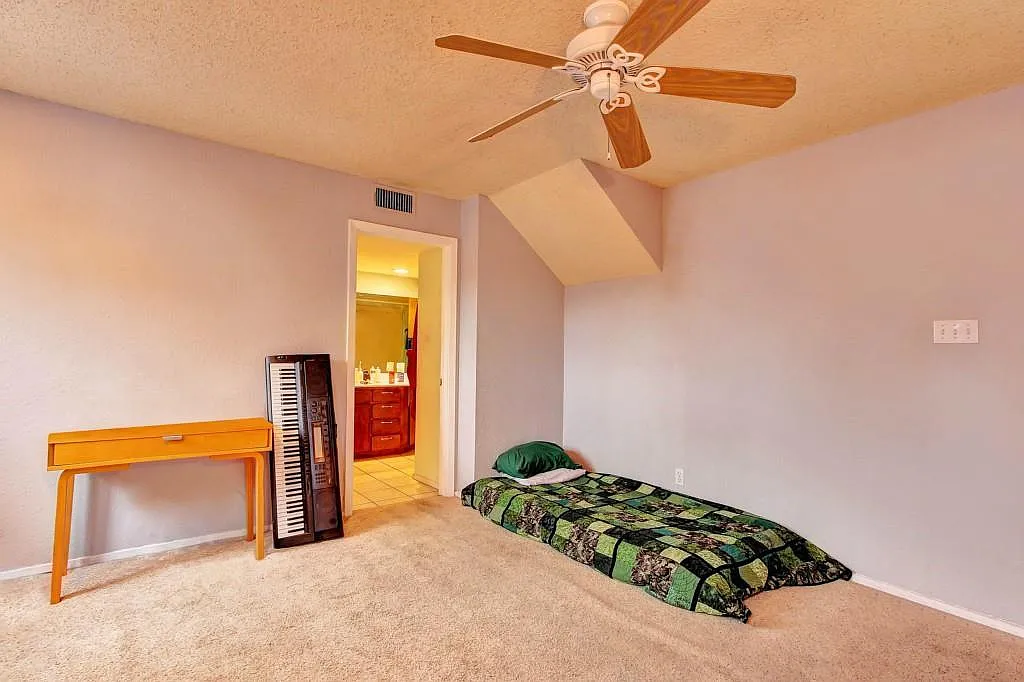 Building Photo - 2612 San Pedro St #208