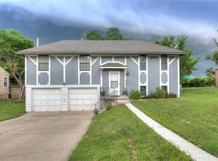 4266 NE Kelsey Rd, Kansas City, MO 64116