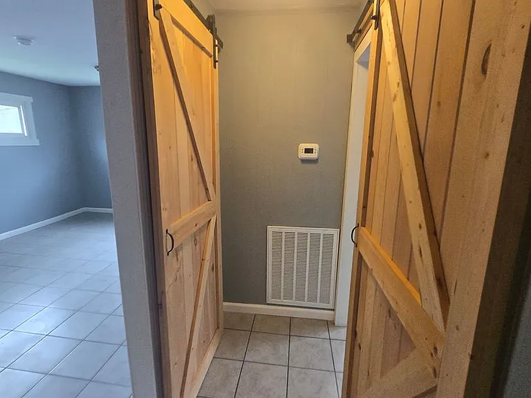 340 Unaka Dr — Photo 19